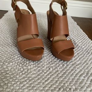 Audrey Brooke wedges- tan
